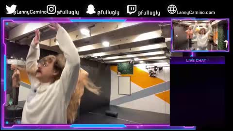 Snapshot of lannycamino chatting on 26, 11, 2025 el cee online show from 26, 11, 2025