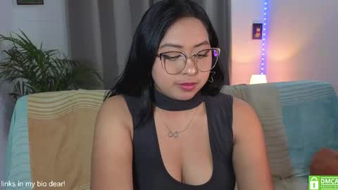 Lara  online show from 14, 4, 2026