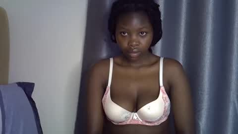 Snapshot of lara5872 chatting on 15, 11, 2025 lara online show from 15, 11, 2025