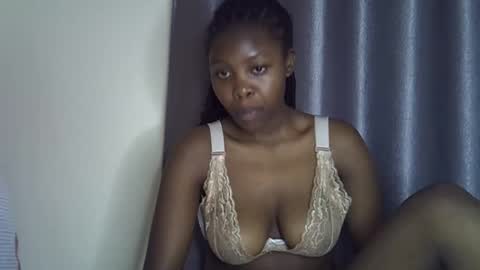 Snapshot of lara5872 chatting on 26, 11, 2025 lara online show from 26, 11, 2025