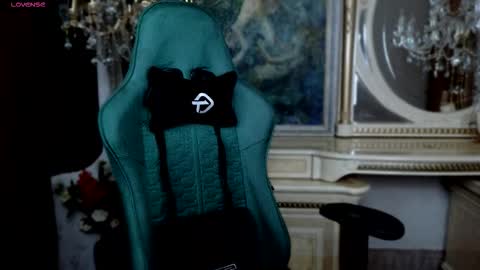 Snapshot of lara_benson_ chatting on 25, 11, 2025 lara_benson_ online show from 25, 11, 2025