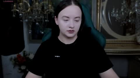 Snapshot of lara_benson_ chatting on 27, 11, 2025 lara_benson_ online show from 27, 11, 2025