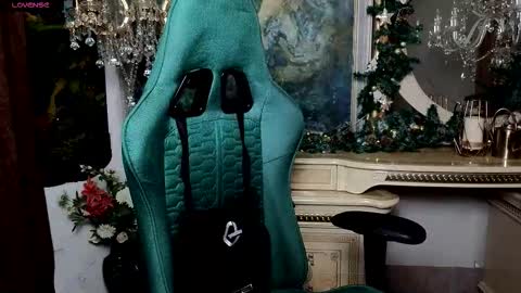 Snapshot of lara_benson_ chatting on 17, 12, 2025 lara_benson_ online show from 17, 12, 2025