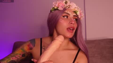 Snapshot of lara_bombshelll chatting on 30, 10, 2025 Lara online show from 30, 10, 2025