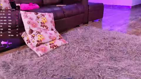 Hello Guys I am Lara Giraldo  WELCOME To my room online show from 3, 7, 2026