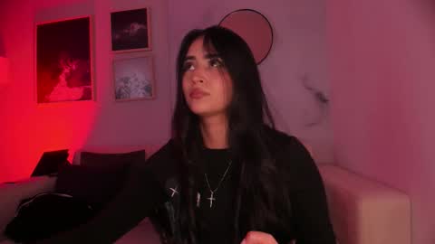 Snapshot of lara_madisson chatting on 8, 11, 2025 Lara Madisson online show from 8, 11, 2025