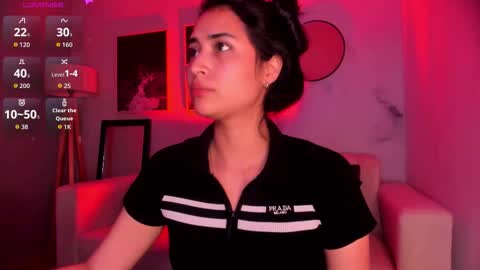 Snapshot of lara_madisson chatting on 12, 11, 2025 Lara Madisson online show from 12, 11, 2025