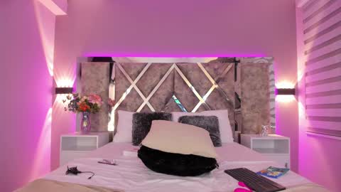 Lara online show from 6, 3, 2025