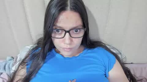 Snapshot of laracamille chatting on 19, 2, 2025 lara online show from 19, 2, 2025