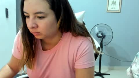 Snapshot of laracat18 chatting on 10, 7, 2026 Lara online show from 10, 7, 2026