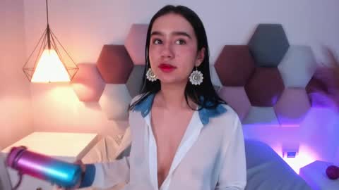  Lara Gold  online show from 6, 3, 2025