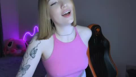 Snapshot of larakrein_lk chatting on 21, 4, 2026 LaraKrein lk online show from 21, 4, 2026