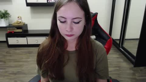 Snapshot of laralianna chatting on 8, 9, 2025 Laralianna online show from 8, 9, 2025