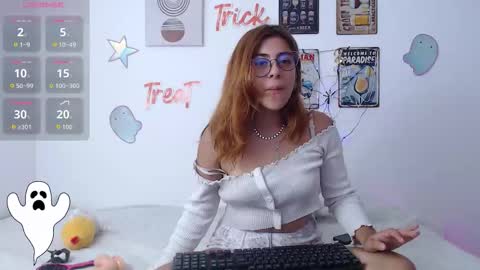 Snapshot of laramucci chatting on 11, 10, 2025 laramucci online show from 11, 10, 2025