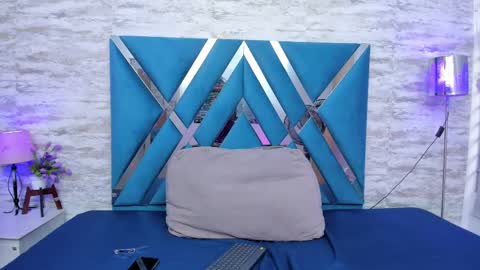 Snapshot of laramurphy chatting on 17, 2, 2025 Lara Murphy online show from 17, 2, 2025