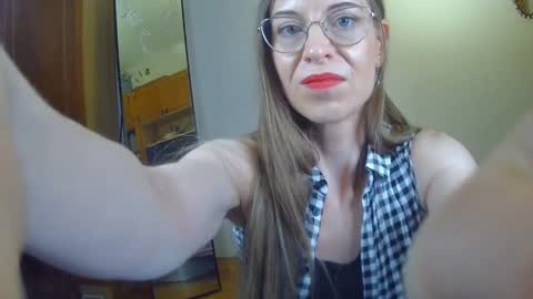 Snapshot of larawintersxxx chatting on 14, 2, 2025 larawintersxxx online show from 14, 2, 2025