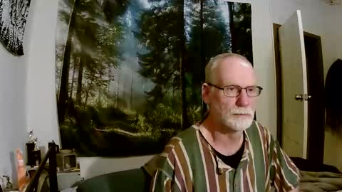 Snapshot of larbie chatting on 22, 10, 2025 Larbie online show from 22, 10, 2025