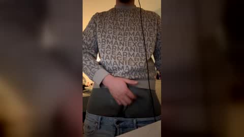 Snapshot of largedick1331 chatting on 19, 12, 2025 largedick1331 online show from 19, 12, 2025