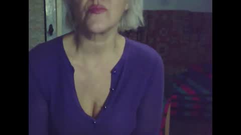 Snapshot of larisaq4ugo24 chatting on 7, 1, 2025 larisaq4ugo24 online show from 7, 1, 2025
