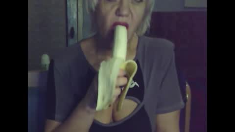 Snapshot of larisaq4ugo24 chatting on 3, 2, 2025 larisaq4ugo24 online show from 3, 2, 2025