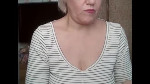 Snapshot of larisaq4ugo24 chatting on 24, 9, 2025 larisaq4ugo24 online show from 24, 9, 2025