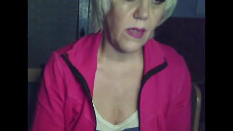 Snapshot of larisaq4ugo24 chatting on 10, 10, 2025 larisaq4ugo24 online show from 10, 10, 2025