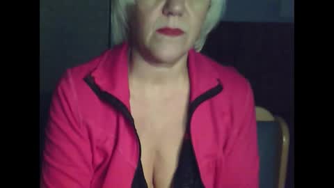 Snapshot of larisaq4ugo24 chatting on 12, 10, 2025 larisaq4ugo24 online show from 12, 10, 2025