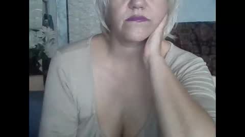 Snapshot of larisaq4ugo24 chatting on 21, 11, 2025 larisaq4ugo24 online show from 21, 11, 2025