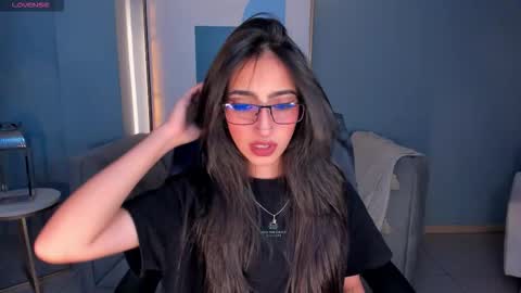 Snapshot of larisasmirnov chatting on 28, 10, 2025 Larisa Smirnov online show from 28, 10, 2025