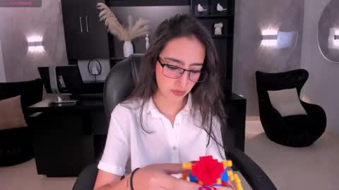 Larisa Smirnov online show from 12, 1, 2026