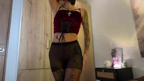 Snapshot of larissa_baker chatting on 9, 6, 2026 isa 3 online show from 9, 6, 2026