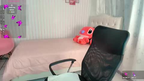 Snapshot of larissalove_doll chatting on 25, 9, 2025 Larissas online show from 25, 9, 2025