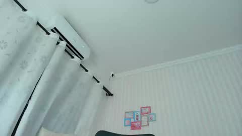 Snapshot of larissalove_doll chatting on 2, 10, 2025 Larissas online show from 2, 10, 2025