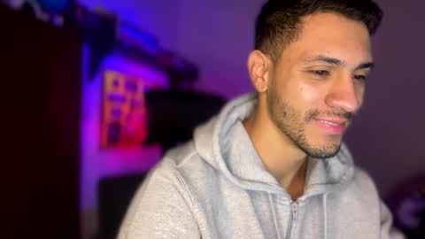 Snapshot of larry_jones chatting on 30, 12, 2024 andrew online show from 30, 12, 2024