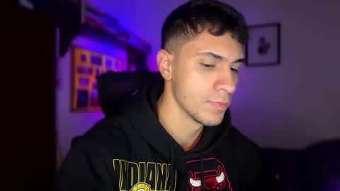 Snapshot of larry_jones chatting on 14, 2, 2025 andrew online show from 14, 2, 2025