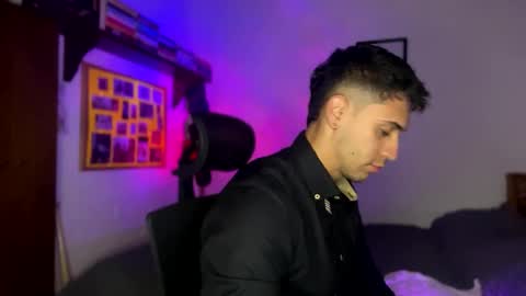 Snapshot of larry_jones chatting on 14, 2, 2025 andrew online show from 14, 2, 2025