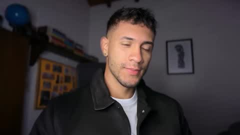 Snapshot of larry_jones chatting on 30, 9, 2025 andrew online show from 30, 9, 2025