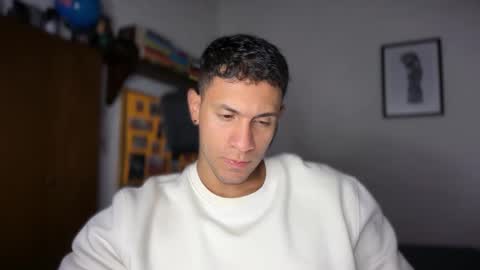 Snapshot of larry_jones chatting on 26, 10, 2025 andrew online show from 26, 10, 2025