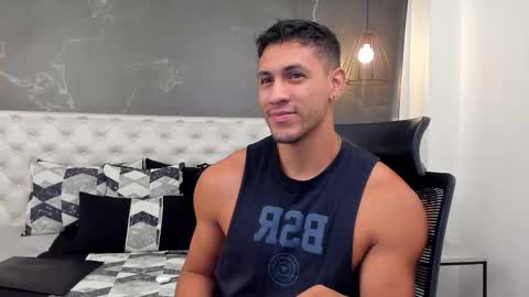 Snapshot of larry_jones chatting on 13, 11, 2025 andrew online show from 13, 11, 2025