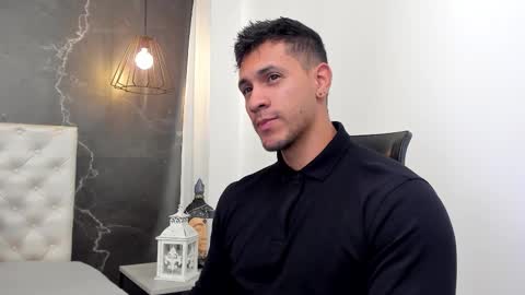 Snapshot of larry_jones chatting on 14, 11, 2025 andrew online show from 14, 11, 2025