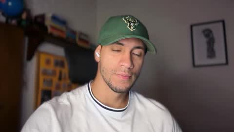 Snapshot of larry_jones chatting on 24, 11, 2025 andrew online show from 24, 11, 2025