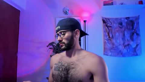 Snapshot of larry_stewart chatting on 26, 11, 2025 larry_stewart online show from 26, 11, 2025