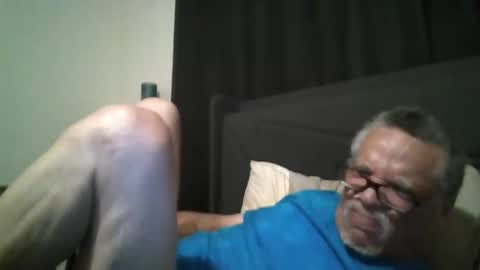 Snapshot of larrymb777 chatting on 14, 12, 2025 larrymb777 online show from 14, 12, 2025