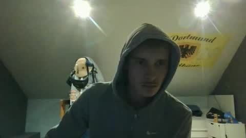 Snapshot of larscivin chatting on 17, 12, 2025 Marco online show from 17, 12, 2025