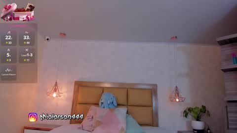 Snapshot of larsonmia chatting on 11, 2, 2025 MIA online show from 11, 2, 2025