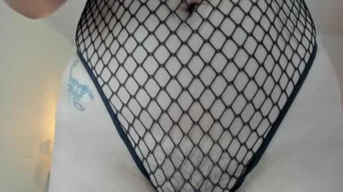 Snapshot of larsonmia chatting on 2, 10, 2025 MIA online show from 2, 10, 2025