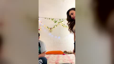 lasexbellaylabestia online show from 25, 5, 2026