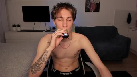 Snapshot of lastnight4you chatting on 4, 1, 2025 acie online show from 4, 1, 2025