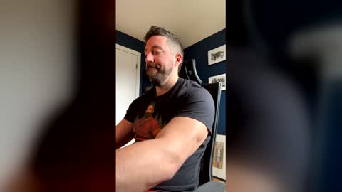 Snapshot of latenightlunch chatting on 1, 5, 2026 Latenightlunch online show from 1, 5, 2026