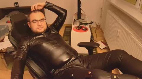 latexboy893 online show from 26, 11, 2025